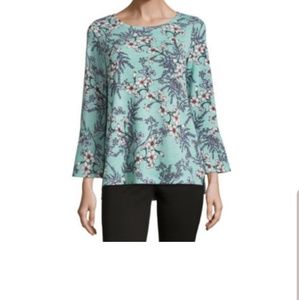 💟💟3/4 sleeve floral blouse